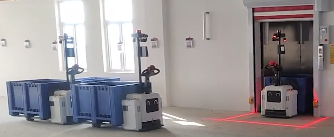Multiway Robotics의 수십 대의 경량 무인 포크리프트 X20은 보안 자재 창고의 스마트 물류 구축에 도움이 됩니다